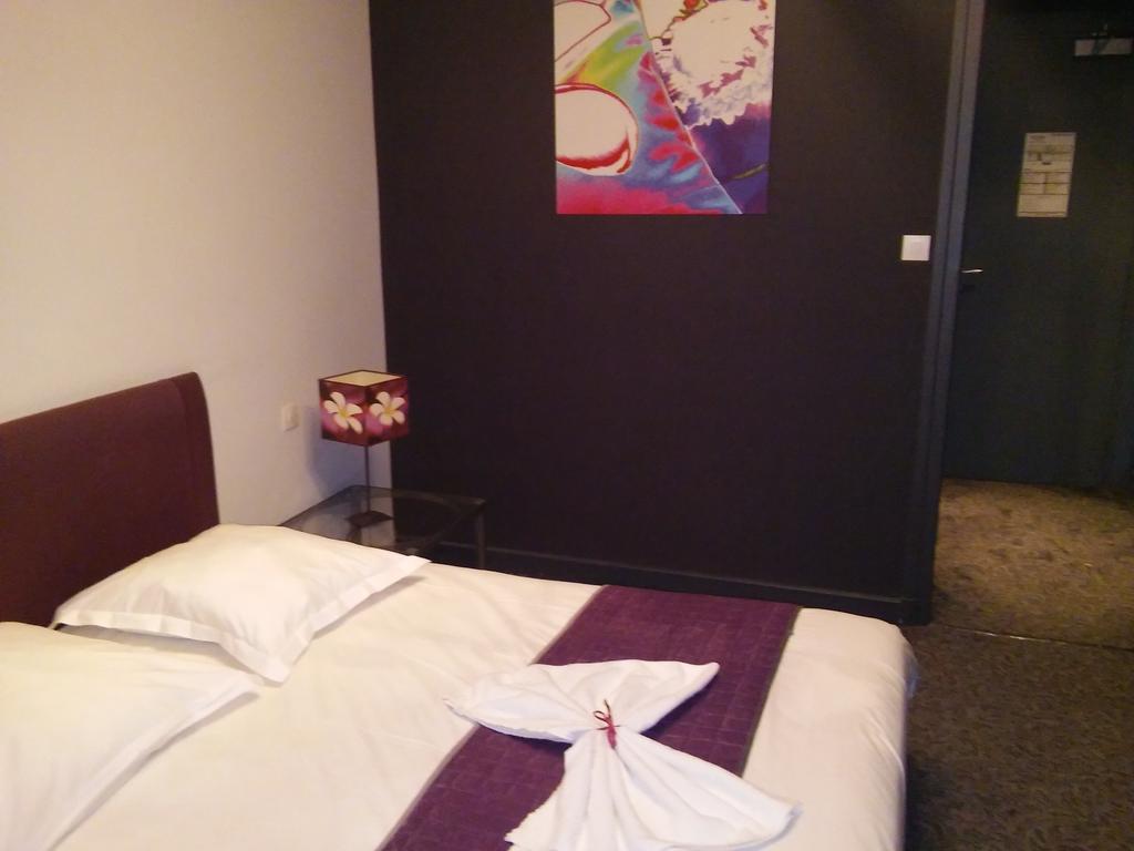 Homtel Le Parc Hotel Allevard Szoba fotó